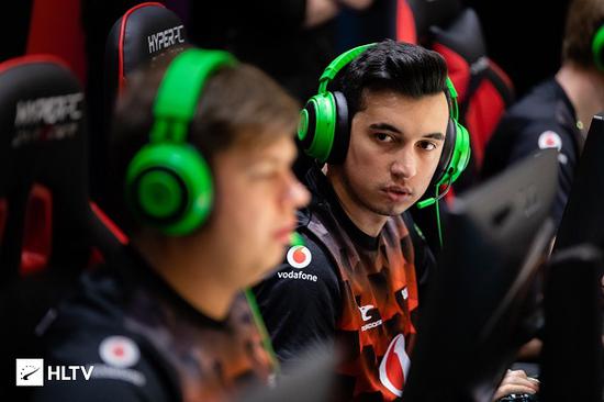 中国电竞新星小孩加入沙特Falcons战队